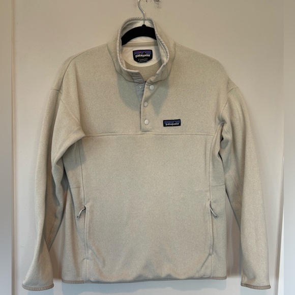 Patagonia Jackets & Blazers - Patagonia Snap-T Pullover Sweater in Neutral Cream with Logo Patch 230